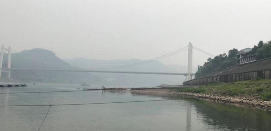 男子无力偿还网贷 冲动跳江欲轻生