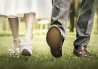 上初二的儿子突然告诉妈妈 “我喜欢上一个女孩，想去表白”