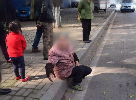 男子驾车撞倒人后逃逸 伤者竟是他的亲戚