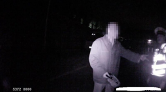 大爷“好身手”  无证驾驶肇事逃逸