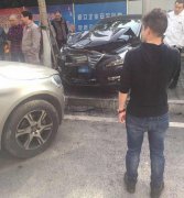 男子开车时做了这个动作  仅2秒钟损失5万元