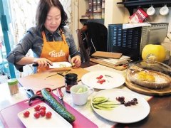 女子4年做1383道早餐 每道都是唯美山水画