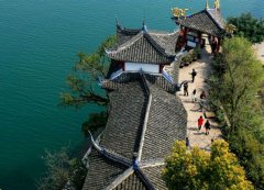 春天里的特色旅游小镇——水岸石宝