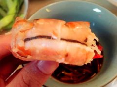 与同事团购泰国海虾 回家煮后发现掉色