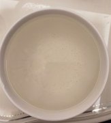 小区自来水里有沙粒 居民对水质有疑虑