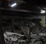 车库变身“垃圾场”装修垃圾堆成山 路面都是螺丝钉