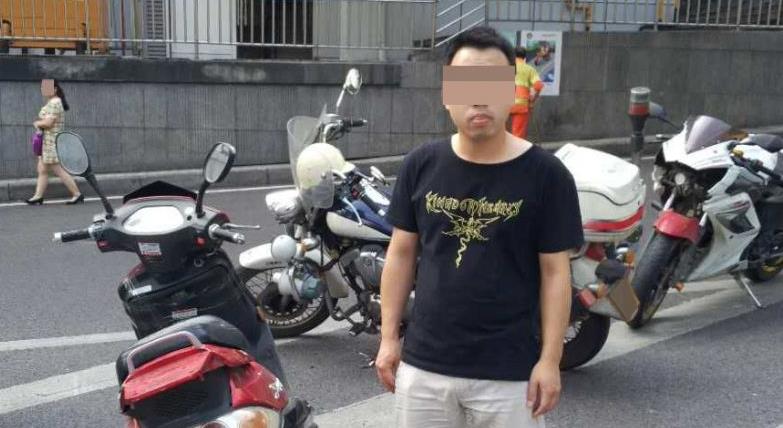 男子买了一辆摩托 “洗白”一个驾照