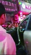 合众路上​重庆​牌照小车司机醉驾 连撞8车致2人受伤