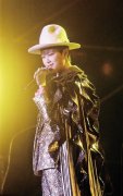李宇春唱响国博中心 玉米与春春怀念青春