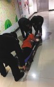 疼晕了都不愿就医 妹子这又是何苦呢