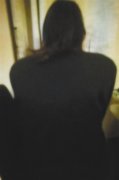 新手女司机上路一周 不是走错道就是与人发生擦挂