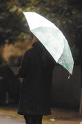 已婚女子和男同事暧昧 自称想摆脱又戒不掉