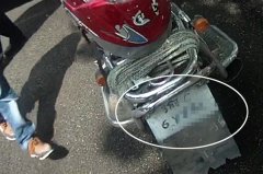  车牌丢了“手绘”一个 结果上路被查