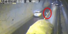 重庆4岁男童误上高速 隧道内躲开7辆车毫发无损