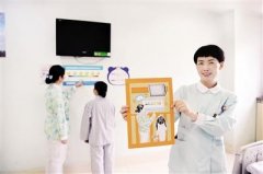暖心！19岁女儿用7幅漫画 记录工作中的妈妈