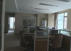 前一个租户欠了物管费 他新开的公司突遭拉闸限电