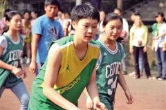 重庆一女生篮球打得好被清华录取