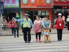 一组图带你走近重庆“网红胖警察”