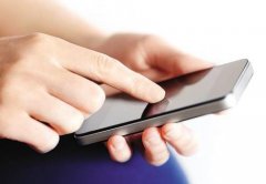 父亲不让吃饭玩手机 女儿报警称被“精神家暴”