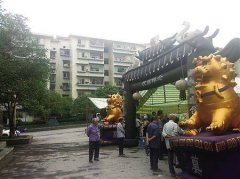重庆一小区居民常伴丧乐醒来 居民大呼：还让不让人睡觉