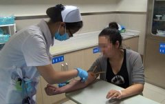 重庆一女总裁喝了5瓶酒后开车 被罚5年不得考驾照