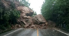 重庆云阳发生山体滑坡 部分道路受阻