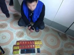 重庆一男子为缓解工作压力 砸车窗盗窃“上瘾”了