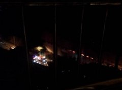 重庆一仓库凌晨着火 幸无人伤亡
