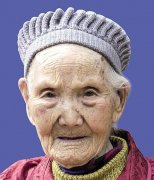 重庆103岁老人还能穿针引线  记忆力好得出奇