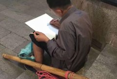 贵州小伙在渝扛活七年 用笔画了重庆七年