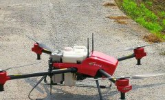 洋气！无人机田间杀虫 高效精准节能又环保