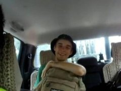 俄籍小伙穷游中国 迷路重庆高速