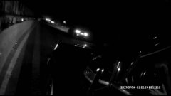 奔驰哥因堵车酣睡不知前方已通车