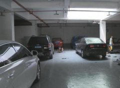 重庆一老板突然失联 拖欠工人几万元工资